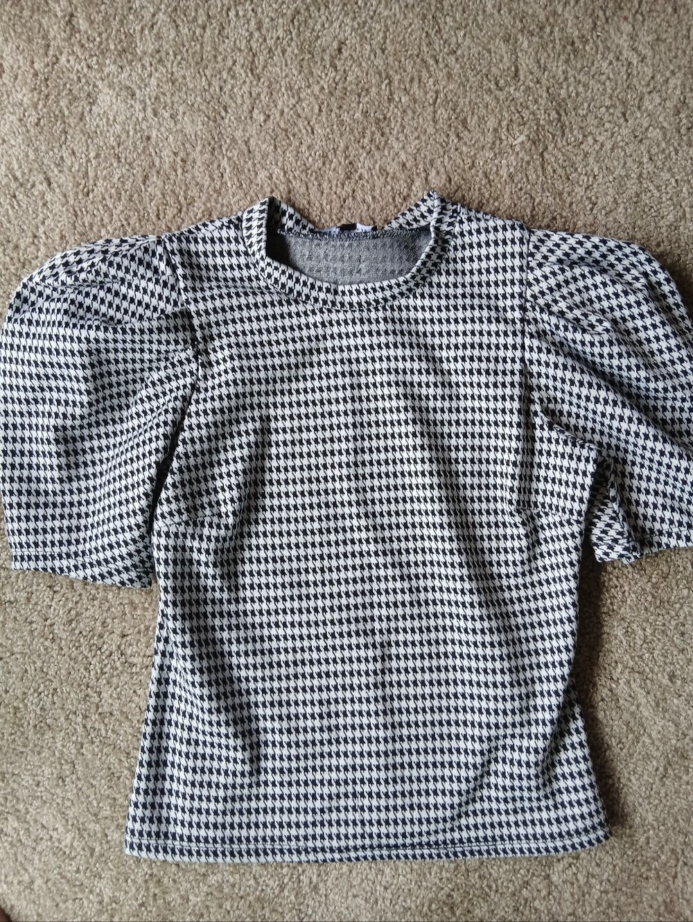 Houndstooth Puff Sleeve Top
